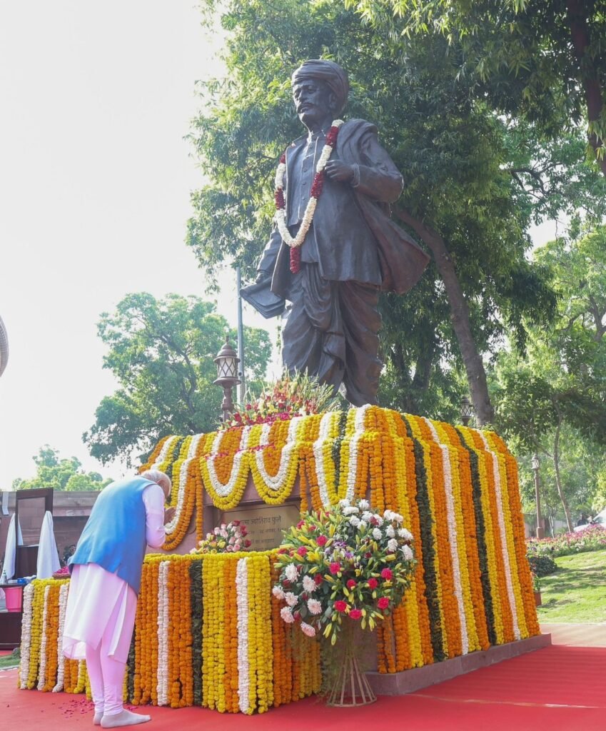 ప్రధాని నరేంద్ర మోదీ పార్లమెంట్‌లో మహాత్మా జ్యోతిరావు ఫూలేకు నివాళి